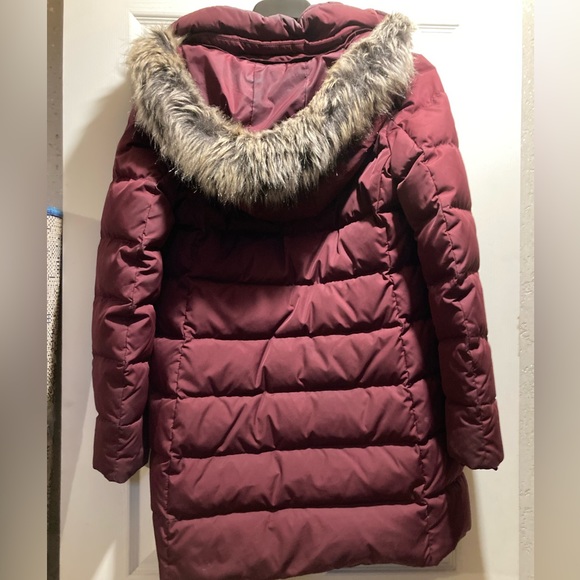 Good condition Lands End winter coat with detachable hood. - Picture 2 of 4